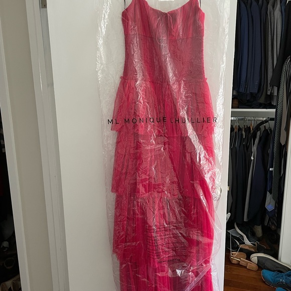 Monique Lhuillier Gown - size 0 - Picture 5 of 7